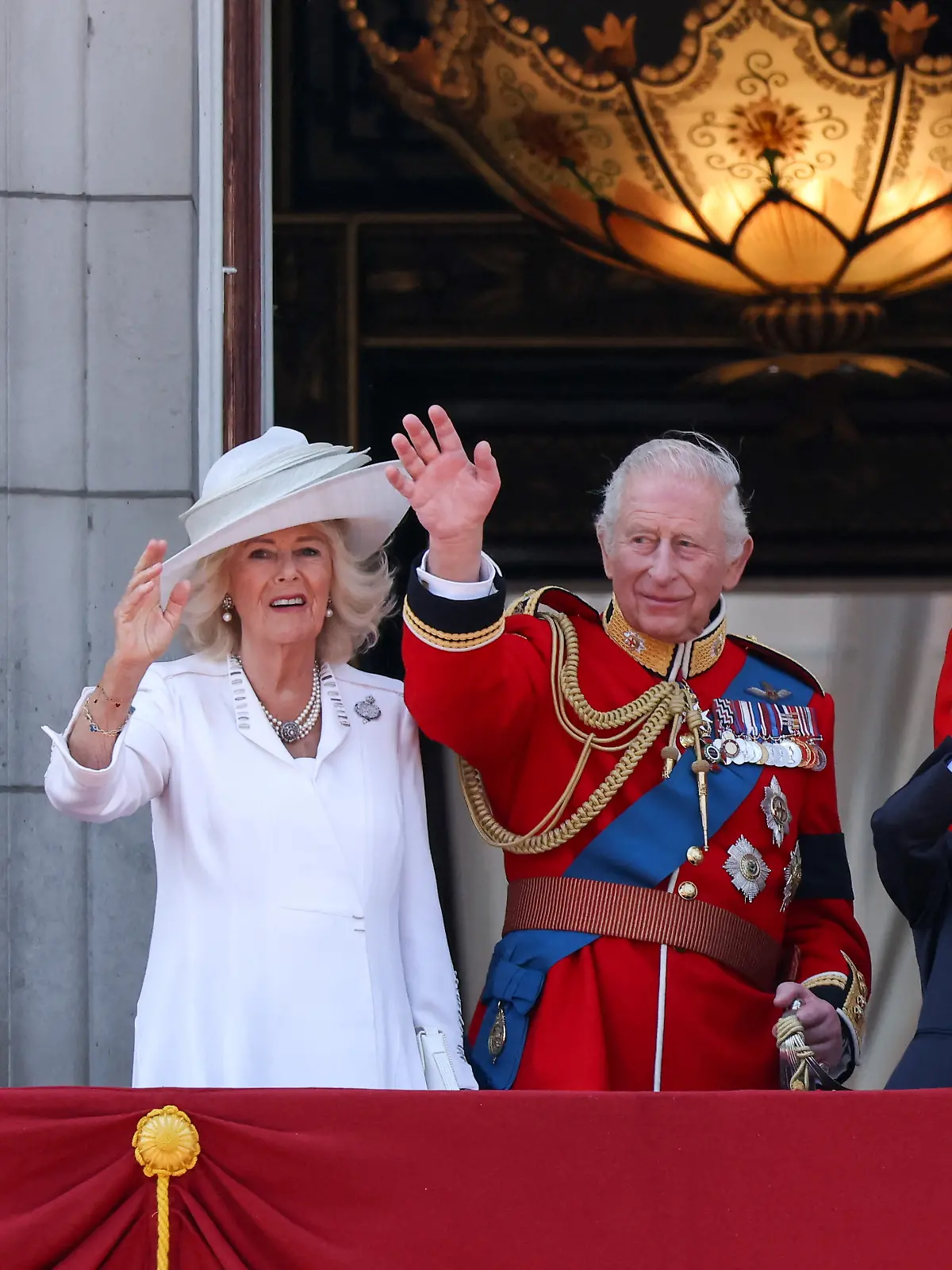 Trooping the Colour-Parade zu Ehren King Charles an seinem offiziellen Geburtstag in London