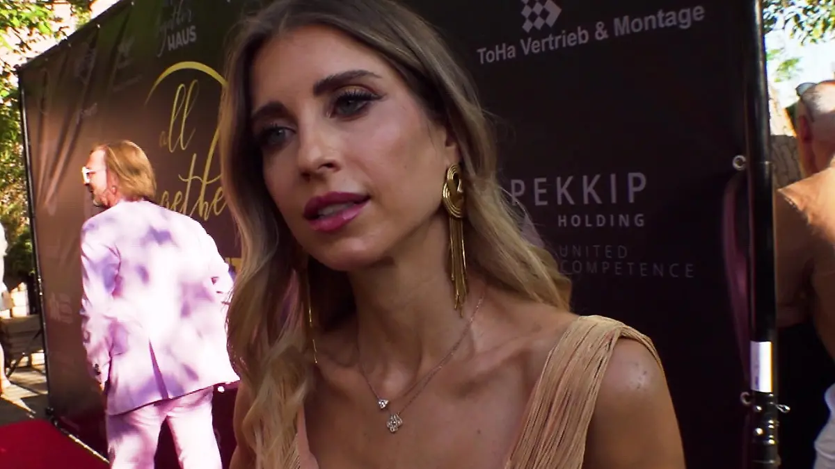 Cathy Hummels spricht über ihren Mama-Alltag.
