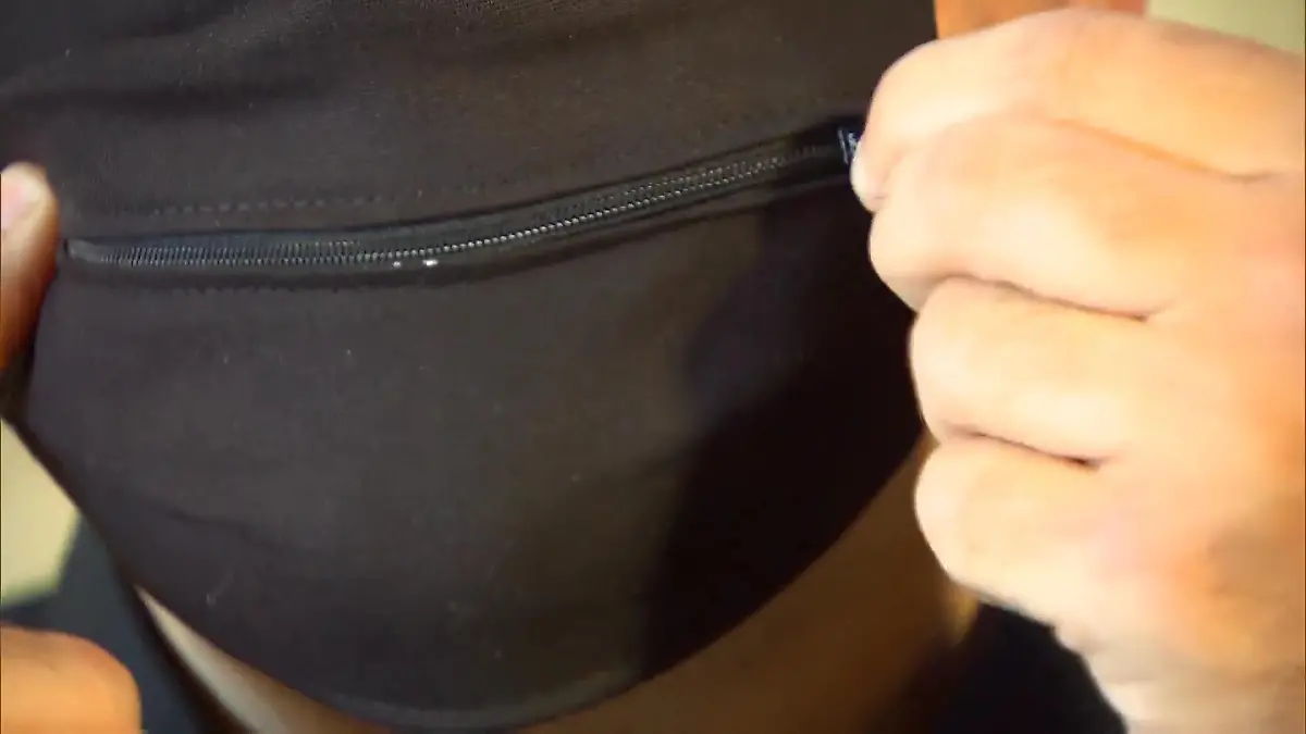 Rettet diese Reißverschluss-Maske die Gastronomie? "Merkel-Grieche" hat zündende Idee