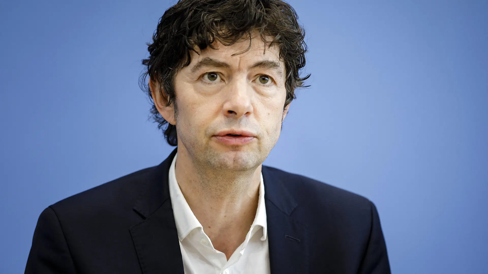 Christian Drosten, Direktor am Institut fuer Virologie der Charite Berlin, aufgenommen im Rahmen einer Presseunterrichtung des Bundesgesundheitsministeriums zur Ausbreitung des Coronavirus. In der Bundespressekonferenz in Berlin, 09.03.2020. Berlin Deutschland *** Christian Drosten, Director at the Institute of Virology of the Charite Berlin, recorded during a press briefing of the Federal Ministry of Health on the spread of the coronavirus At the Federal Press Conference in Berlin, 09 03 2020 Berlin Germany Copyright: xJaninexSchmitz/photothek.netx