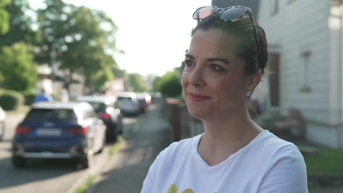 RTL-Reporter Yannick Seeber im Gespräch mit Katrin S. Ihre Tochter musste den brutalen Angriff mitansehen.