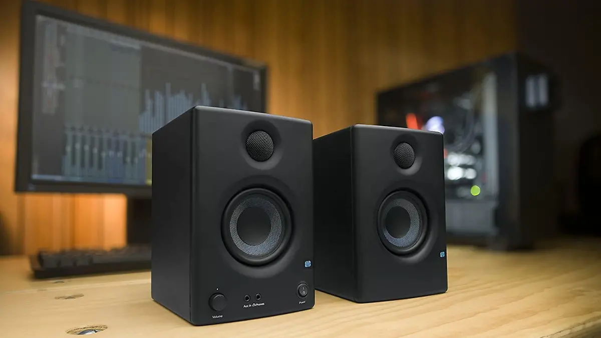 Bei der Musikproduktion sollten Sie auf Studiomonitore wert legen.