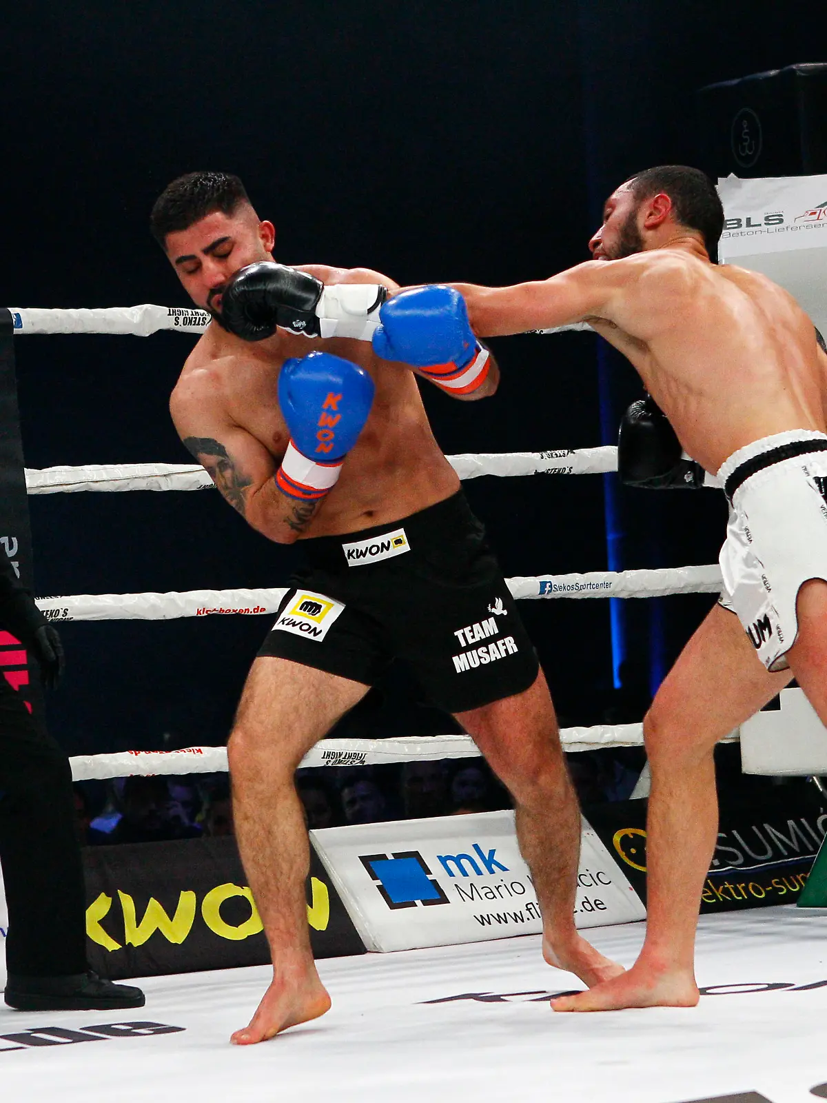 MUNICH, GERMANY - FEBRUARY 18: Oscar Plasene of Germany in action during his fight against Domenico Lomurno of Italy during Steko's Fight Night In Munich at Kleine Olympiahalle on February 18, 2023 in Munich, Germany. (Photo by Mark Wieland/Getty Images)
