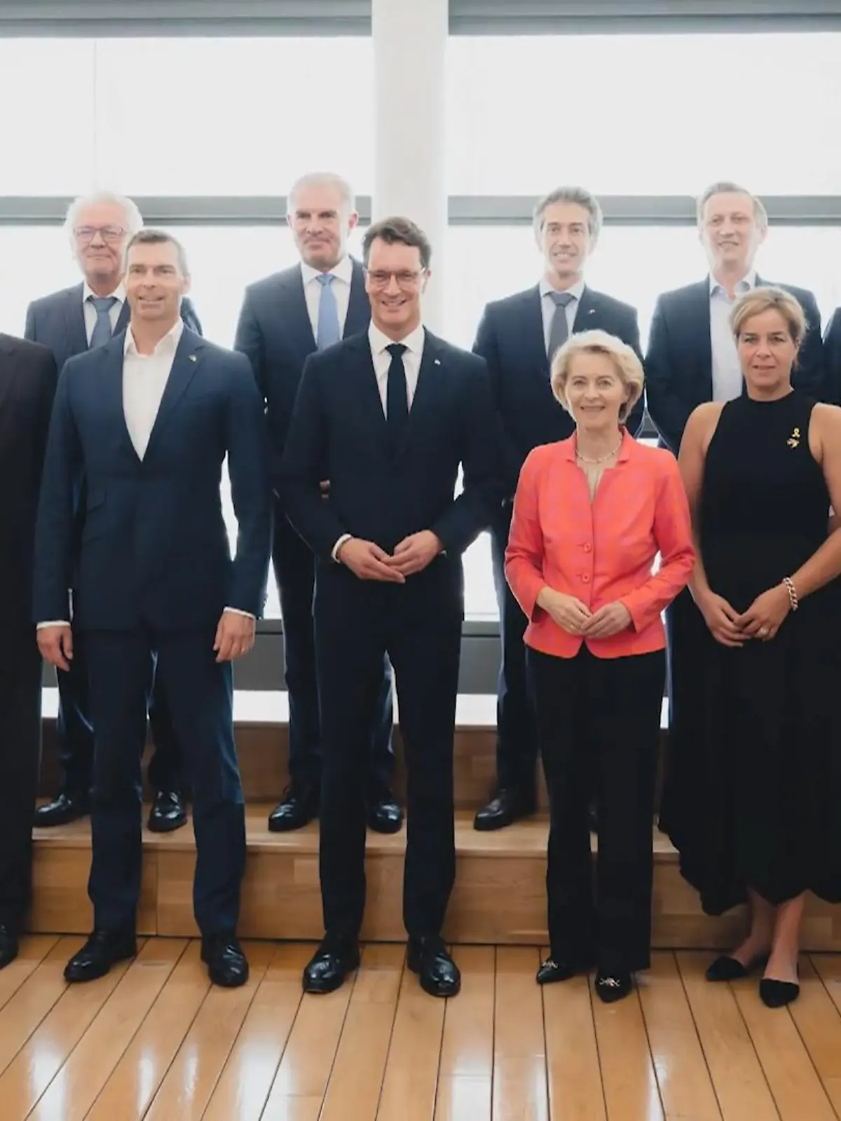 Bild zu: "Elf Wirtschaftsbosse aus NRW reisen nach Brüssel"