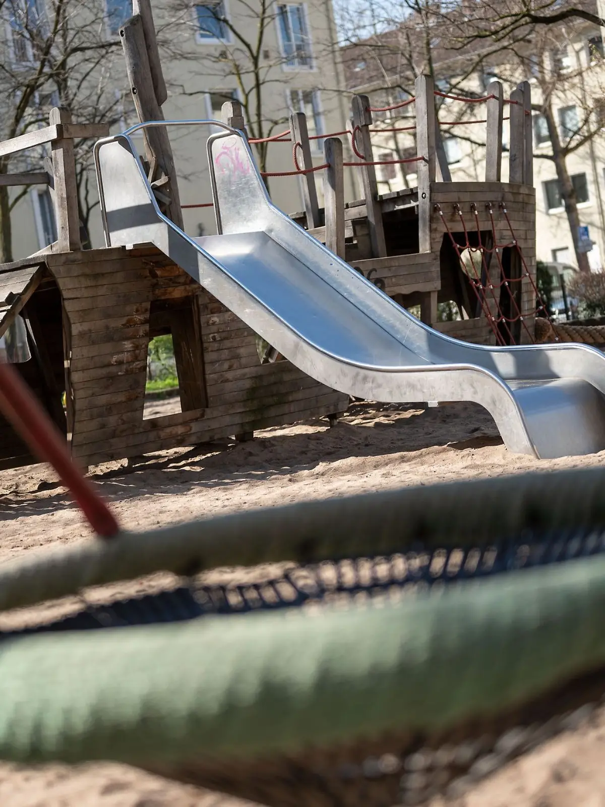 Bild zu: "„Spielplatz”-Verbot in Köln! Jetzt schaltet sich die Oberbürgermeisterin ein"