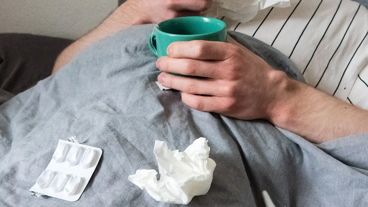 Die Zahl der Toten durch Influenza-Viren ist laut Ärzten in der vergangenen Erkältungs-Saison (2024/2025) gestiegen - sowohl bundesweit als auch in Hamburg. (Symbolbild)