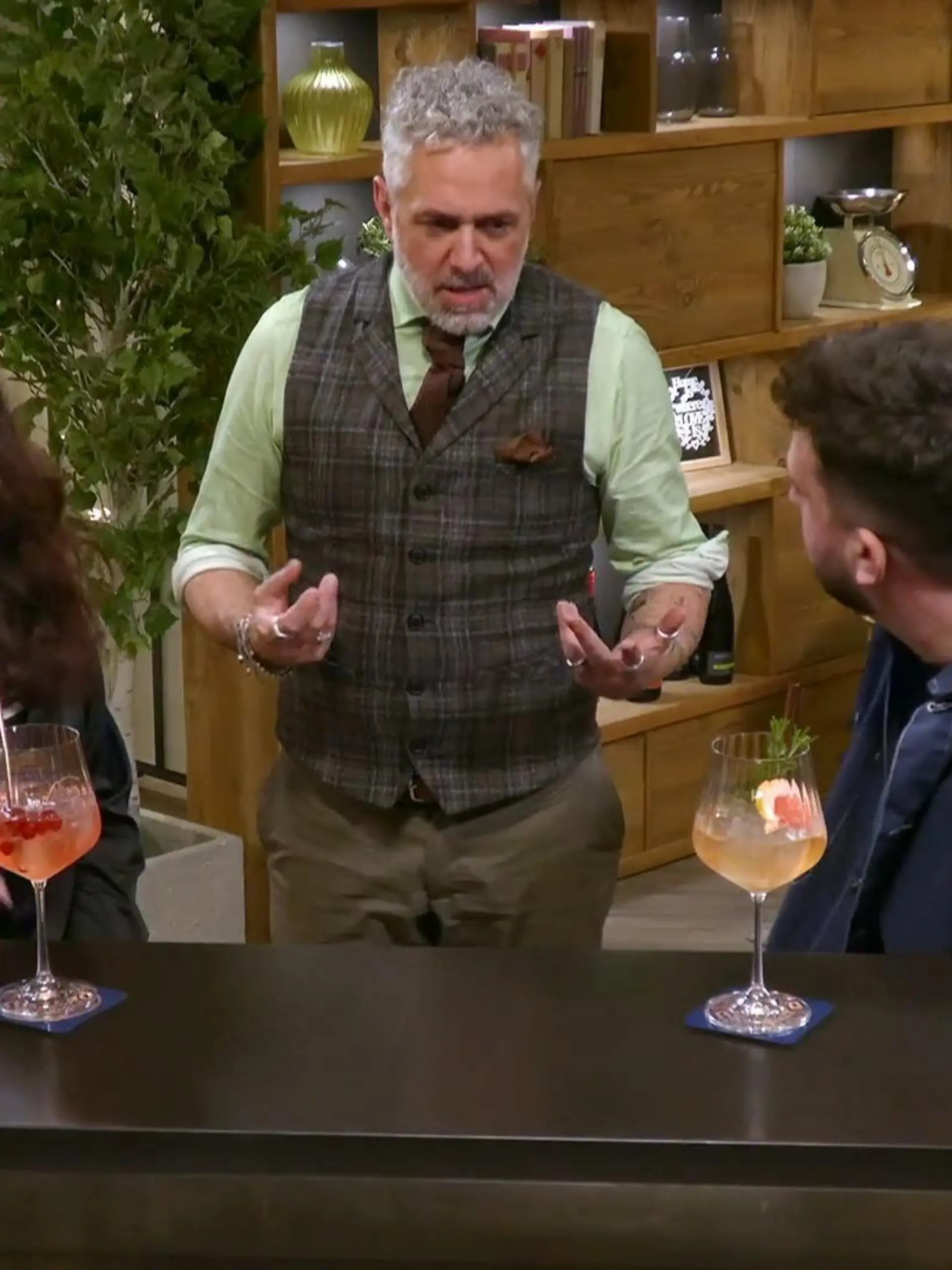 Bild zu: "Roland Trettl hat bei diesem Paar Angst um seine Tische"