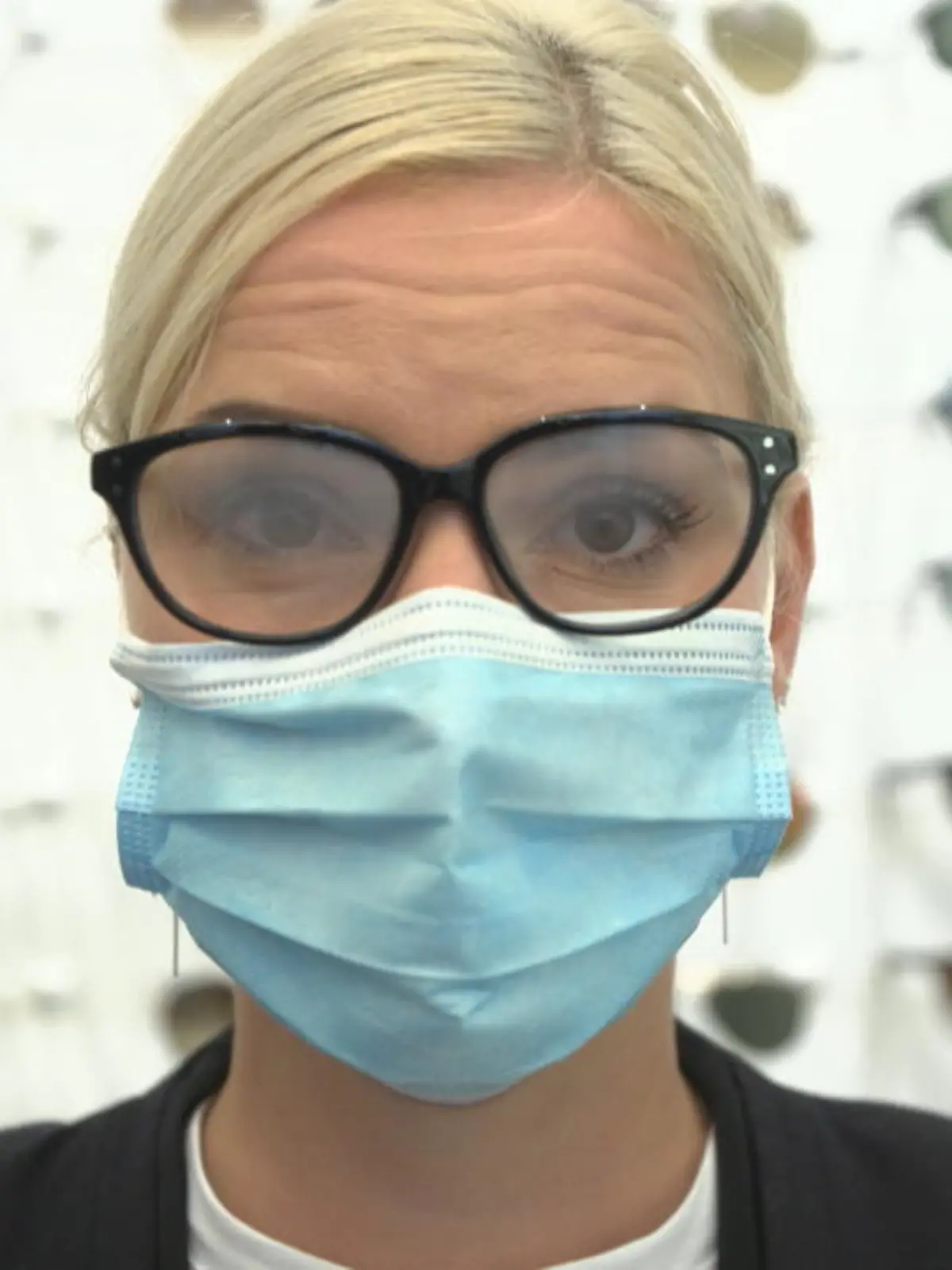 Bild zu: "Mit diesen Tipps haben Brillenträger trotz Maskenpflic..."