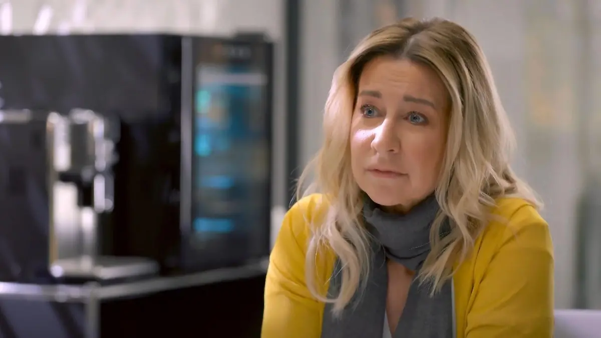 Ute bekommt ein Telefongespräch von Benedikt mit „Unter uns“-Folge vom 11.07.25 auf RTL+