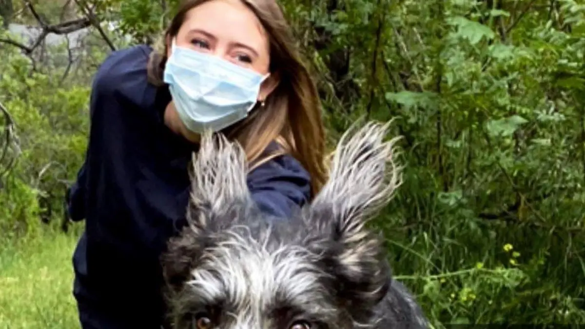 Leni Klum beim Gassigehen mit Hund Anton