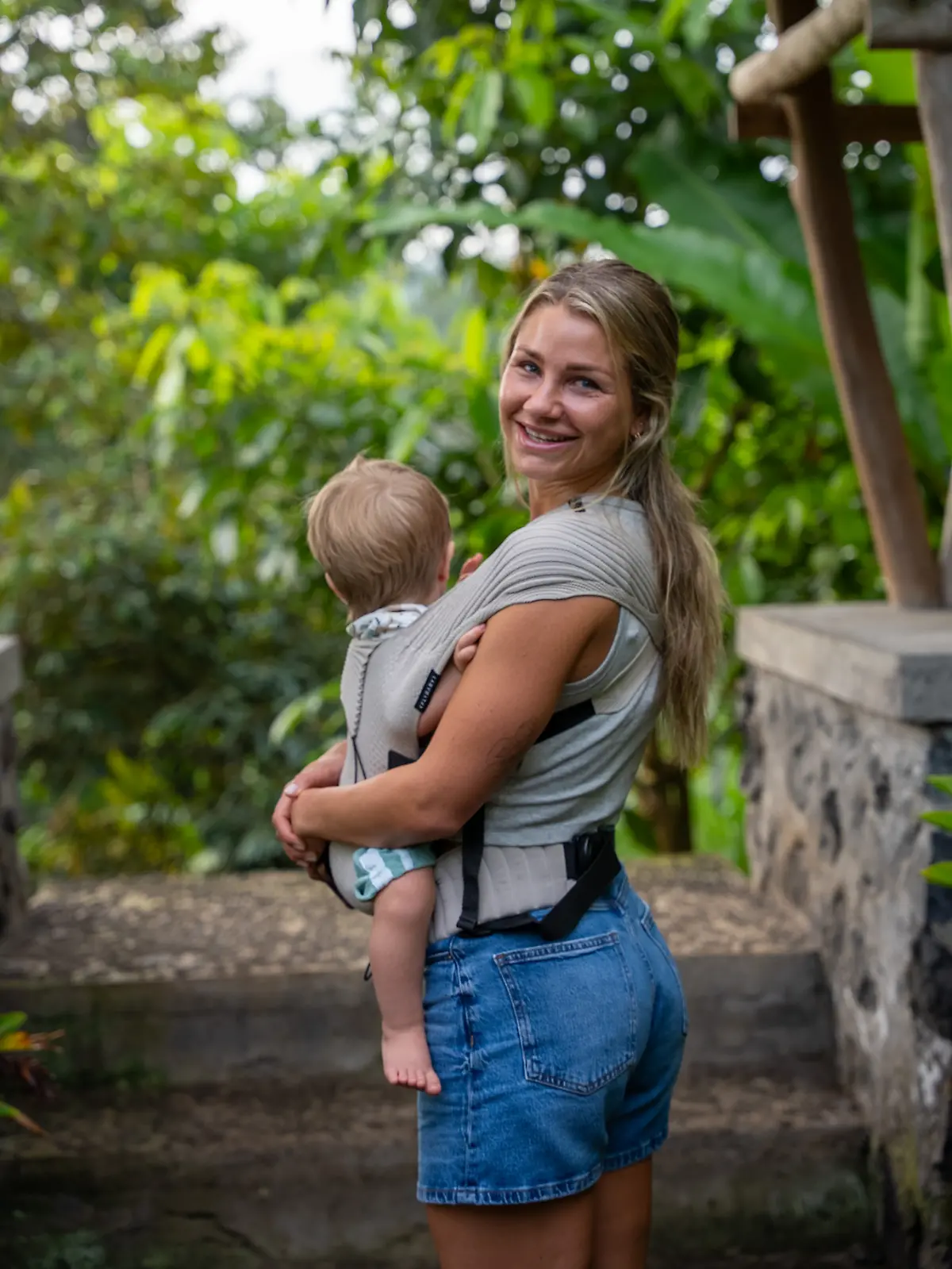Antonia Elena mit ihrem einjährigen Sohn Noah. 