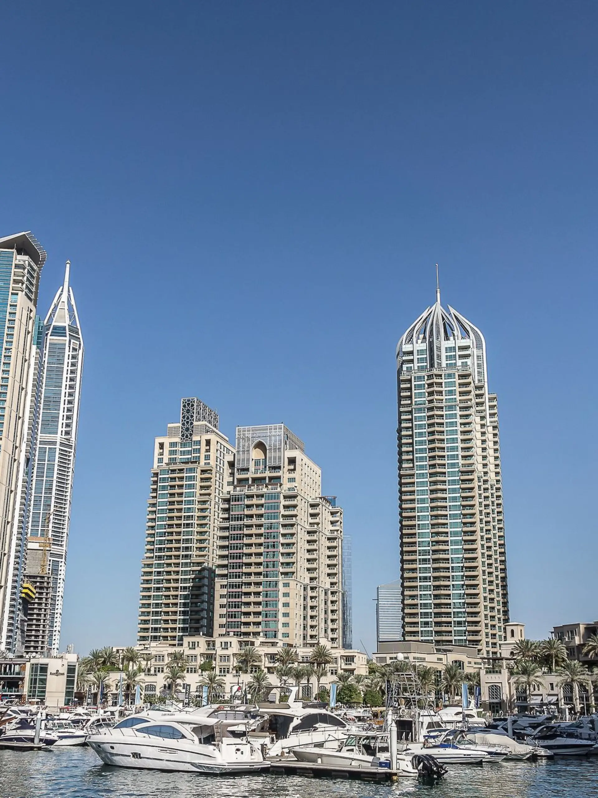 Bild zu: "Feuer an Luxushotel! Explosion auf bekannter künstlicher Insel „The Palm” in Dubai"