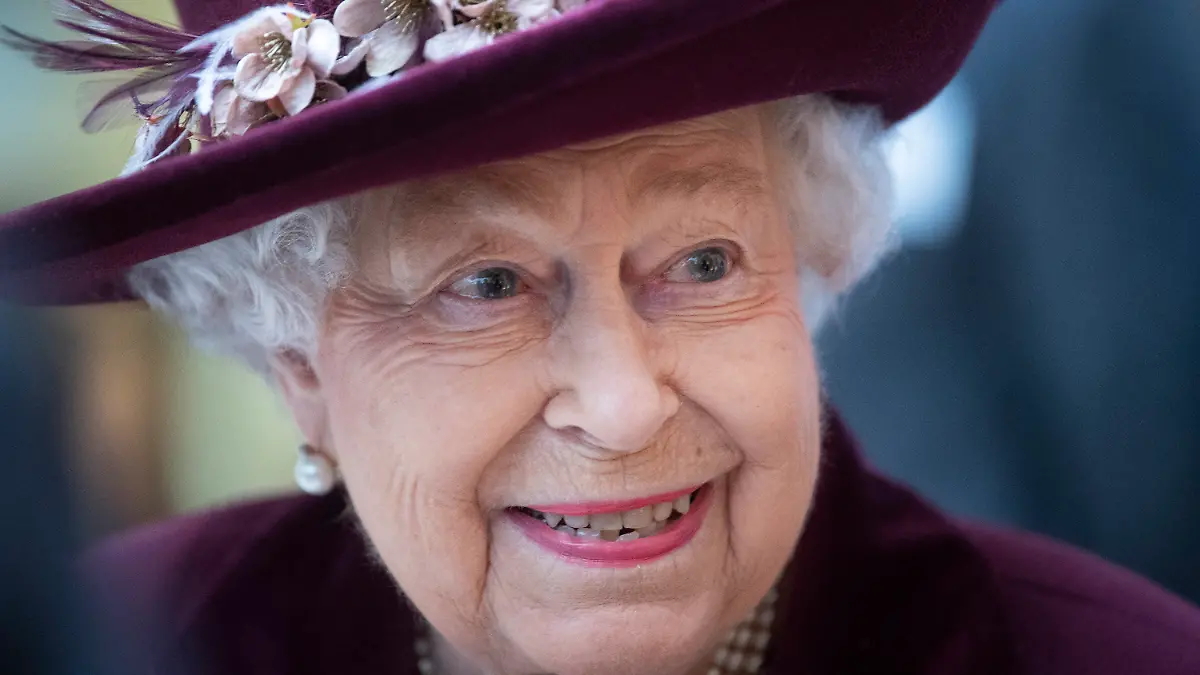 ARCHIV - 25.02.2020, Großbritannien, London: Königin Elisabeth II. von Großbritannien. Die Queen feiert am 21.04.2020 ihren 94. Geburtstag. (zu dpa "Nichts als Ärger: Megxit, Andrew und Corona - die Queen wird 94") Foto: Victoria Jones/PA Wire/dpa +++ dpa-Bildfunk +++