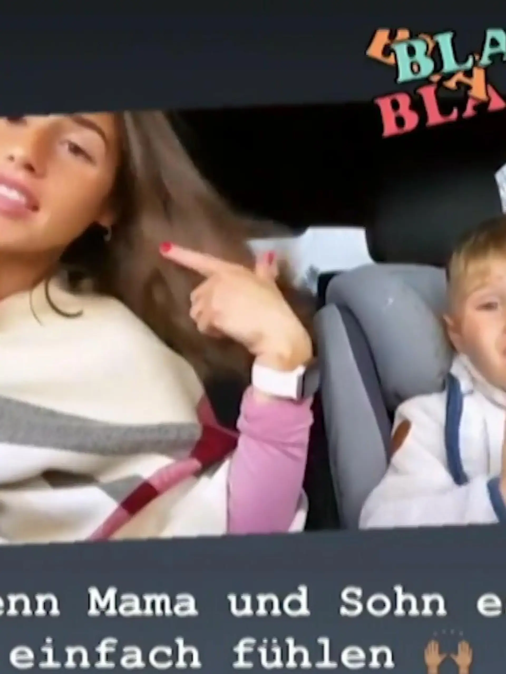 Sarah Lombardi und Söhnchen Alessio beim Lip-Sync-Battle im Auto.
