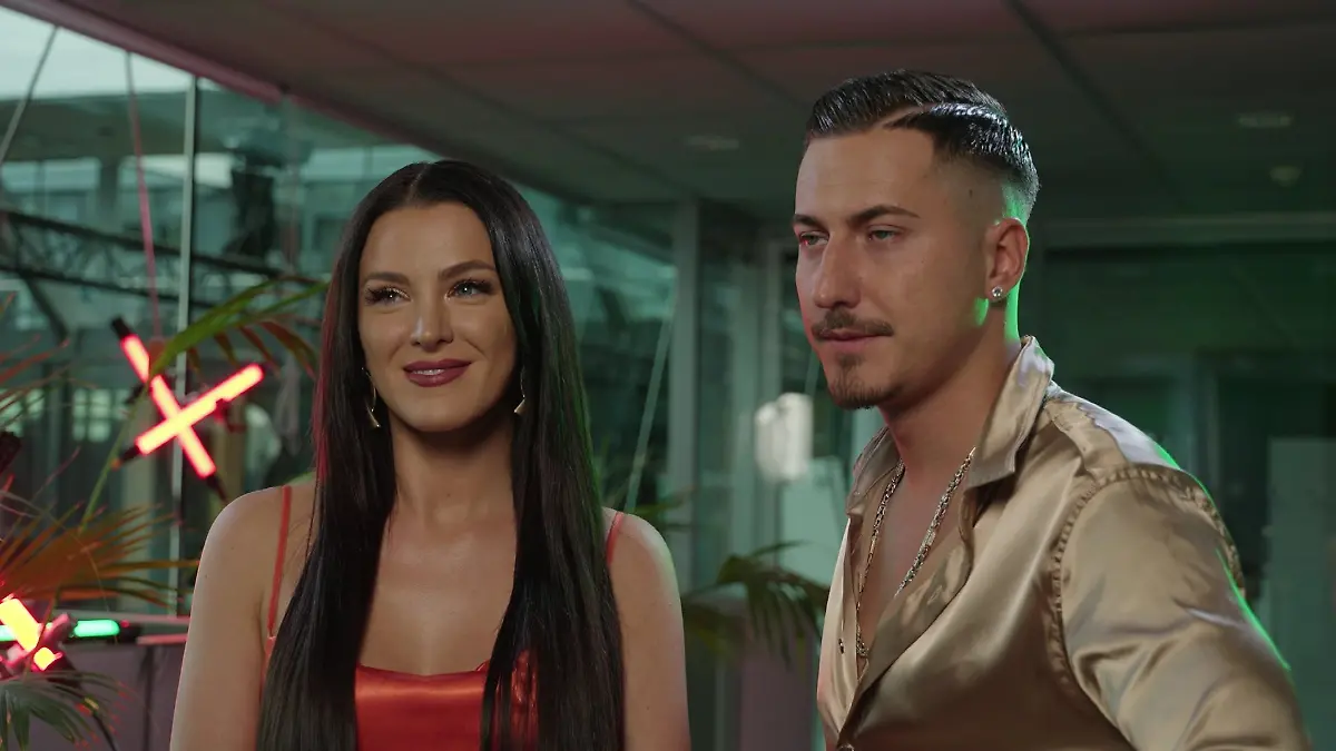 Jennifer Degenhart und Marvin Kleinen sind nach „Ex on the Beach” ein Paar. 