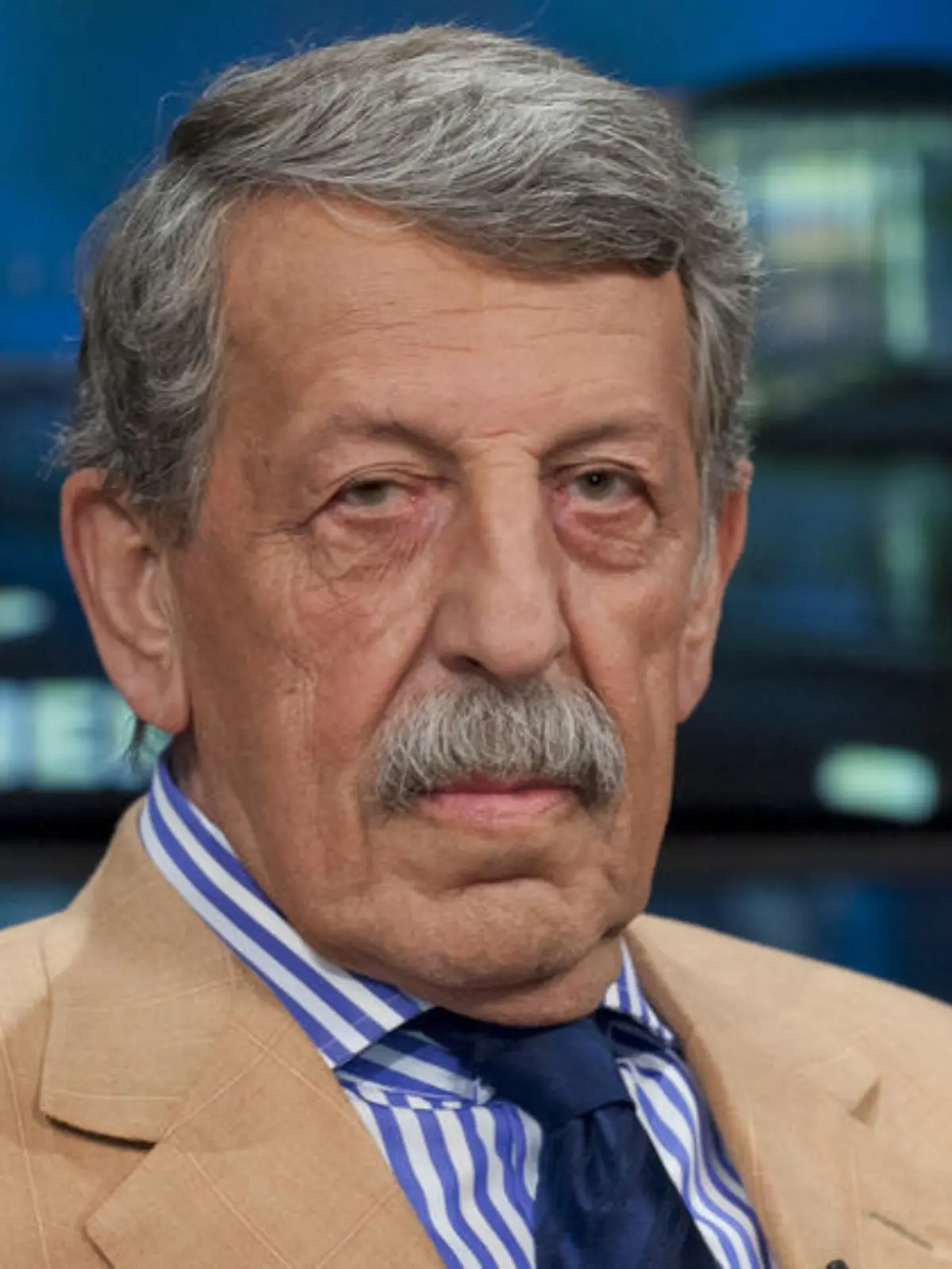 Mit 83 Jahren: TV-Journalist Ulrich Kienzle ist tot