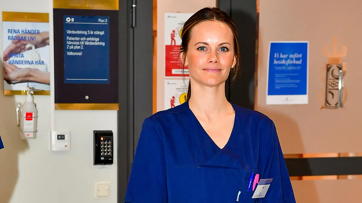 Sweden's princess Sofia poses for a picture as she assists staff of Sophiahemmet hospital, of which she is the patron, with non-medical related tasks during the coronavirus disease (COVID-19) outbreak in Stockholm, Sweden, April 16, 2020. Picture taken April 16, 2020. TT News Agency/Jonas Ekstromervia REUTERS ATTENTION EDITORS - THIS IMAGE WAS PROVIDED BY A THIRD PARTY. SWEDEN OUT. NO COMMERCIAL OR EDITORIAL SALES IN SWEDEN.