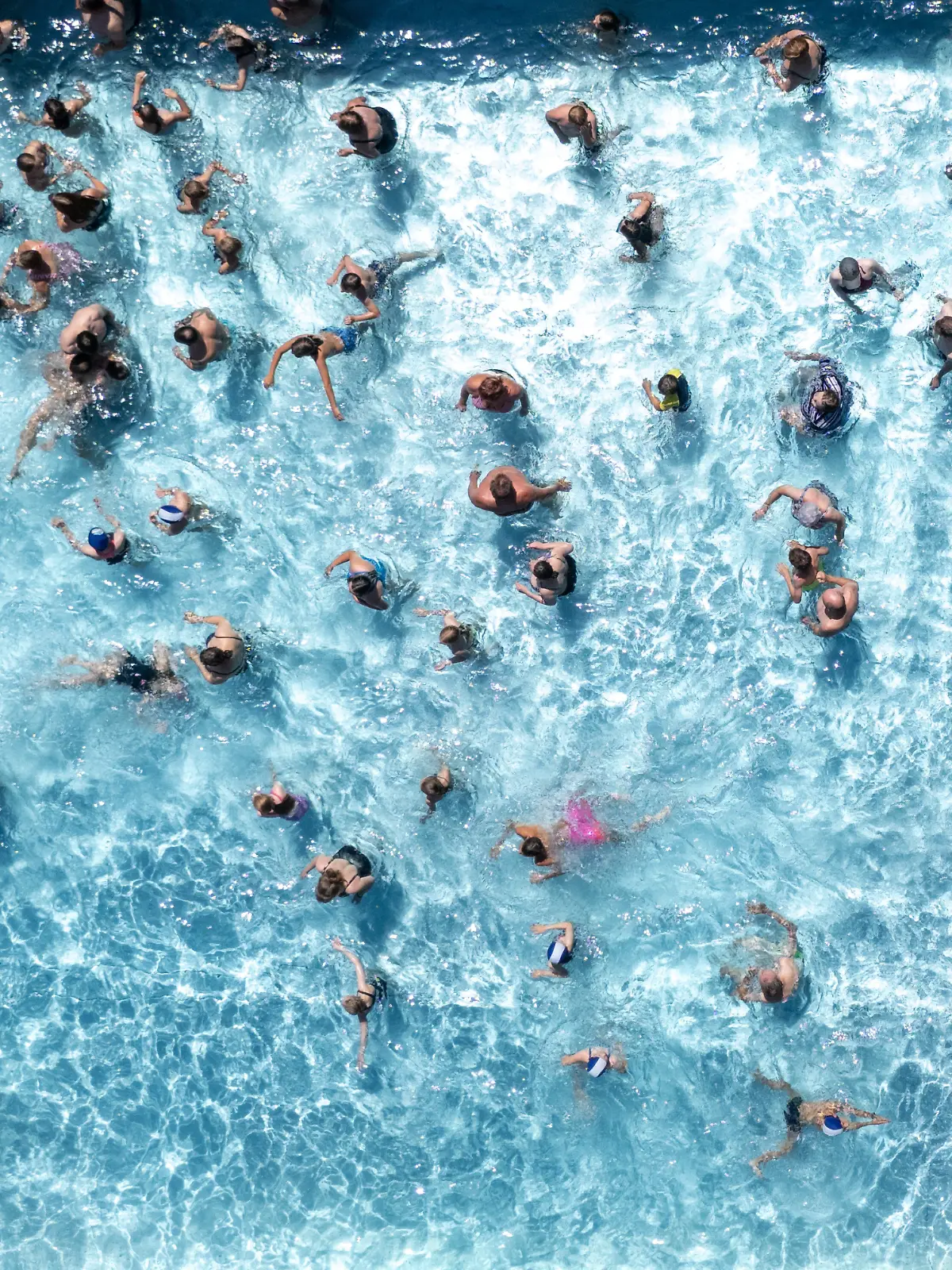 Bild zu: "Verbot für ausländische Tagesgäste – Schweizer Schwimmbad greift durch!"