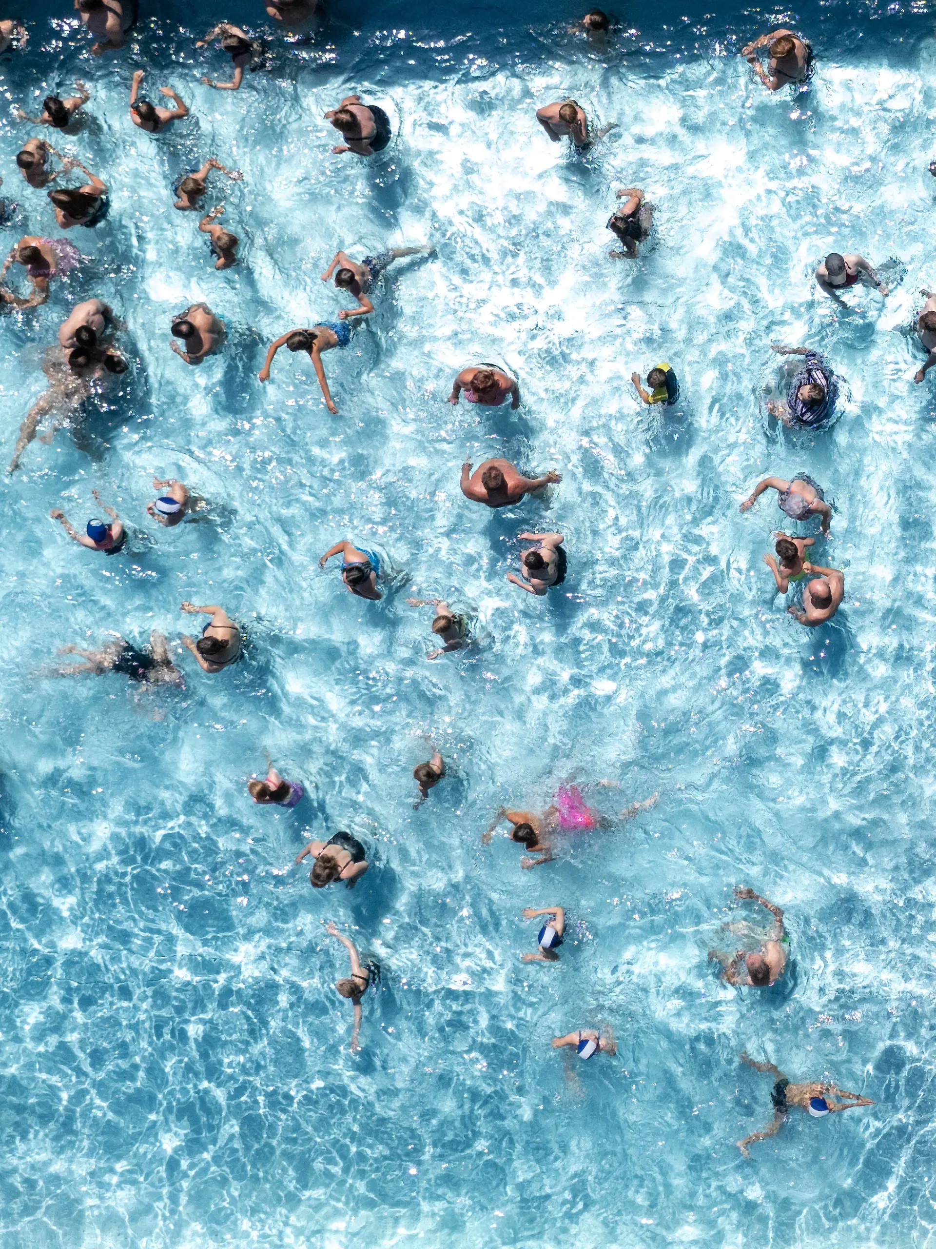 Bild zu: "Verbot für ausländische Tagesgäste – Schweizer Schwimmbad greift durch!"
