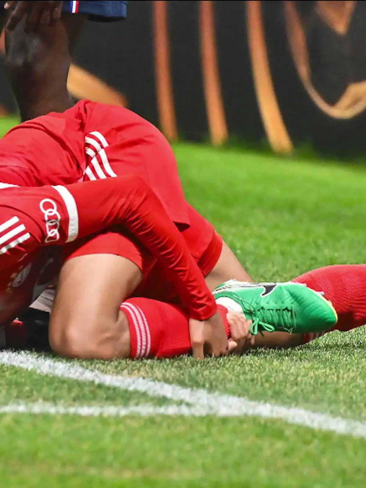 Bild zu: "Bayern-Star Jamal Musiala bekommt Horror-Diagnose!"
