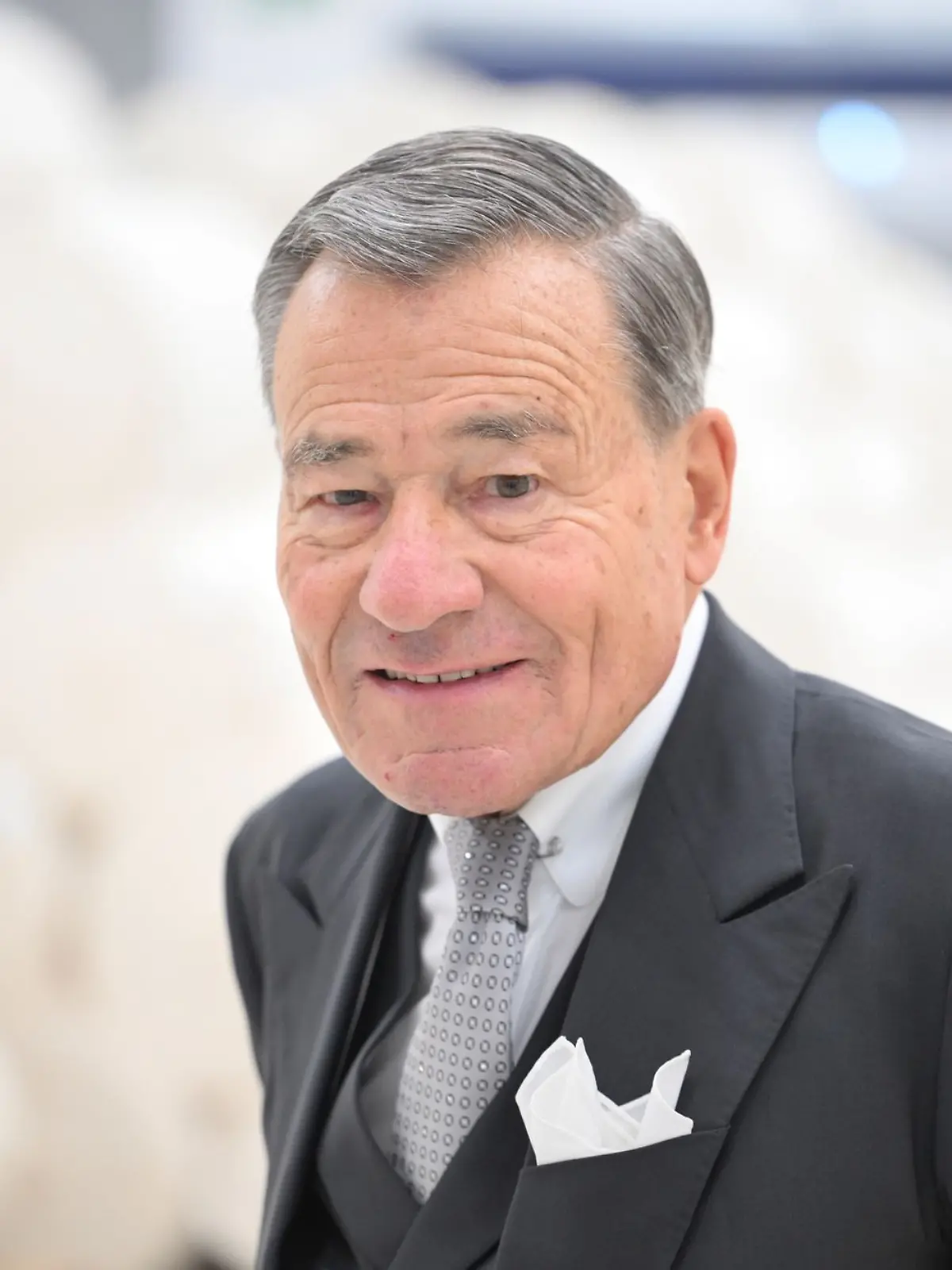 Bild zu: "Unternehmer-Legende Wolfgang Grupp im Krankenhaus"