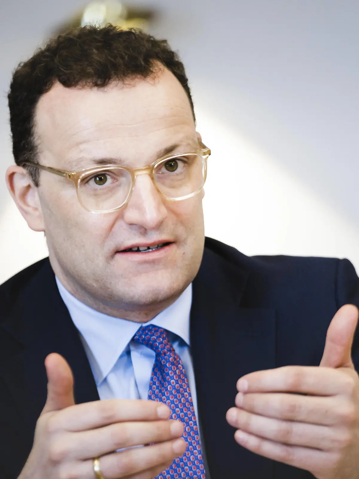  Bundesgesundheitsminister Jens Spahn CDU im Rahmen einer Kabinettssitzung im Staatsministerium Baden-Wuerttemberg in Stuttgart am 07.04.2020. Stuttgart Germany *** Federal Health Minister Jens Spahn CDU during a cabinet meeting at the State Ministry of Baden Wuerttemberg in Stuttgart on 07 04 2020 Stuttgart Germany Copyright: xXanderxHeinl/photothek.netx