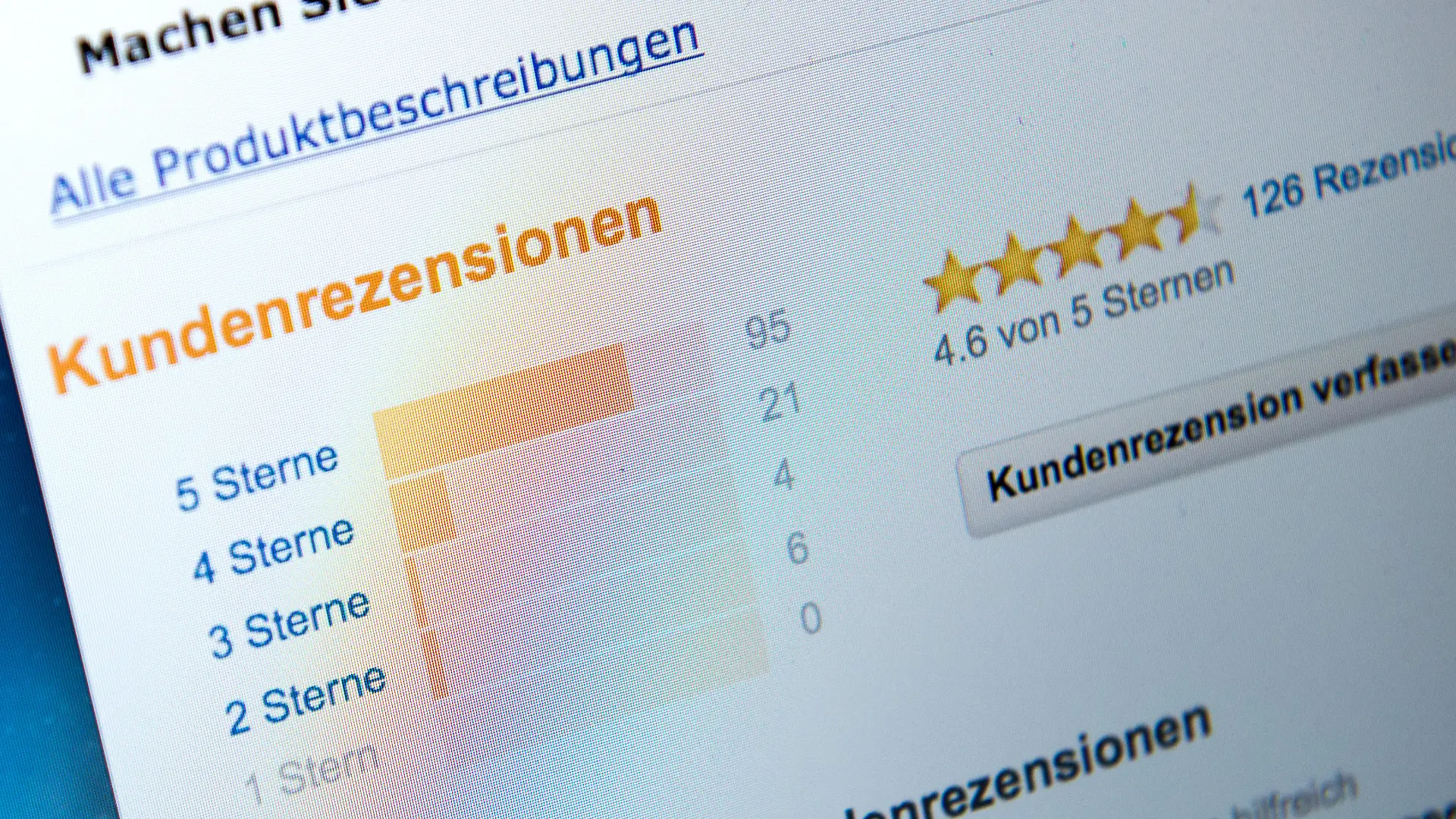 Kundenrezensionen für ein Amazon-Produkt sind am 28.04.2014 in Hamburg auf einem Bildschirm zu sehen. | Verwendung weltweit
