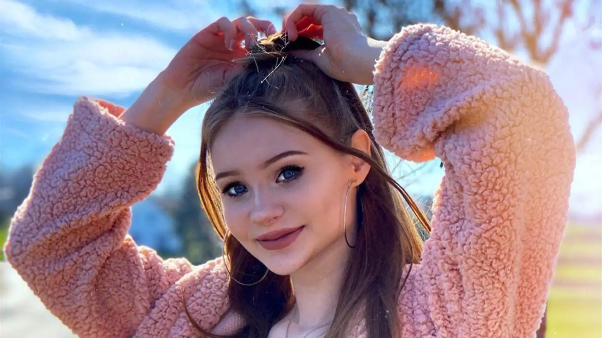 Jasi_xx3 ist mit gerade mal 17 Jahren schwanger