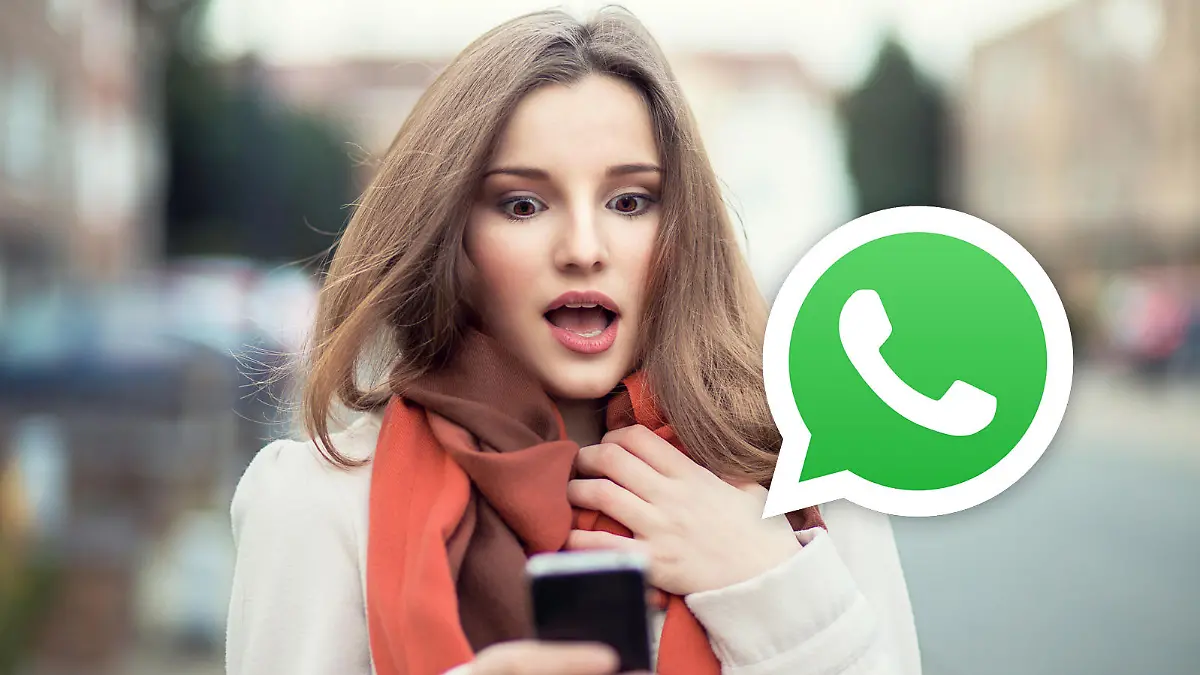 Frau mit Smartphone in der Hand