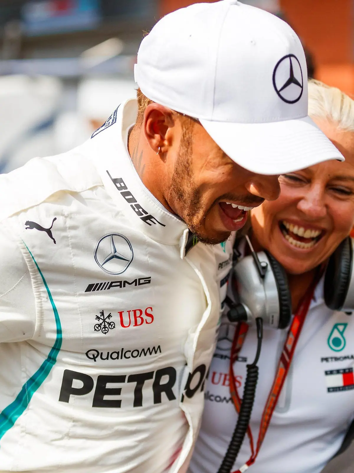 Lewis Hamilton (Mercedes AMG Petronas Formula One Team) freut sich mit seiner Physiotherapeutin Angela Cullen, Grosser Preis von Belgien 2018, Motorsport, Formel 1, 25.08.2018, Grosser Preis von Belgien 2018, Motorsport, Formel 1, 25.08.2018 *** Lewis Hamilton Mercedes AMG Petronas Formula One team is pleased with his physical therapist Angela Cullen Grand Prix of Belgium 2018 Motorsport Formula 1 25 08 2018 Belgian Grand Prix 2018 Motorsport Formula 1 25 08 2018 Copyright: xEIBNER/AlexanderxNeisx EP_ANS  