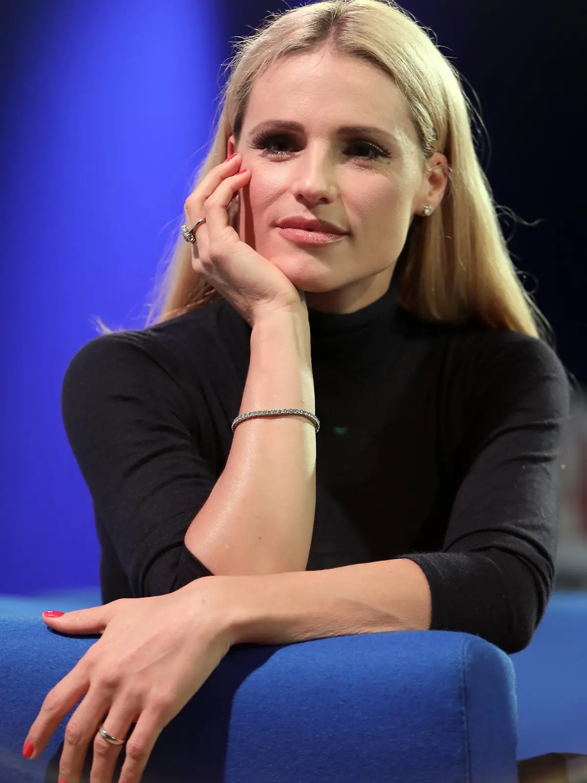 11.09.2018, Frankfurt, DEU, Buchmesse Frankfurt, Michelle Hunziker, Moderatorin und Autorin im Interview auf dem Blauen Sofa *** 11 09 2018 Frankfurt DEU Frankfurt Book Fair Michelle Hunziker Presenter and author in an interview on the Blue Sofa  