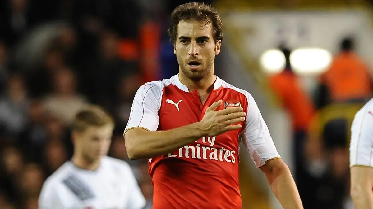 Football - 2015 / 2016 Capital One League Cup - Third Round: Tottenham Hotspur vs. Arsenal Mathieu Flamini of Arsenal celebrates his goal by patting his badge at White Hart Lane. COLORSPORT/ANDREW COWIE PUBLICATIONxNOTxINxUKxBRA
Football 2015 2016 Capital One League Cup Third Round Tottenham Hotspur vs Arsenal Mathieu Flamini of Arsenal Celebrates His Goal by His Badge AT White hard Lane Color Sports Andrew Cowie PUBLICATIONxNOTxINxUKxBRA