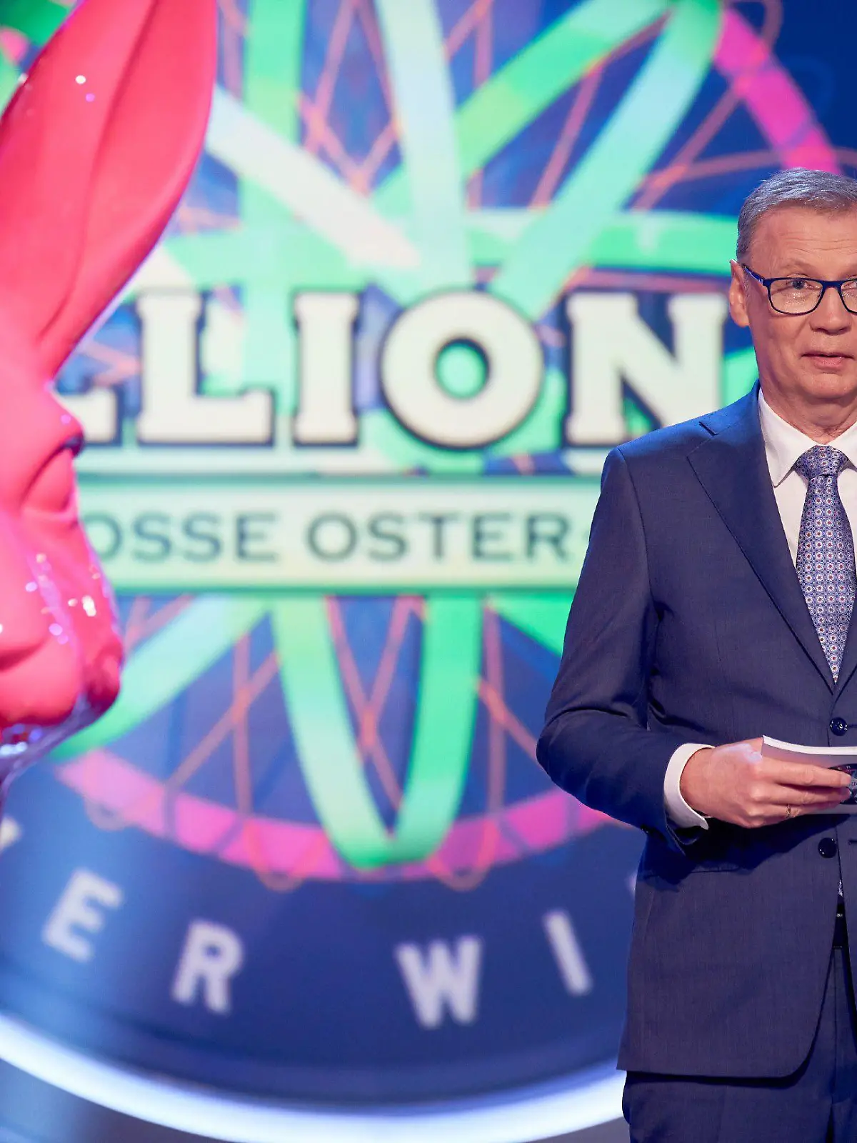 Moderator Günther Jauch

Die Verwendung des sendungsbezogenen Materials ist nur mit dem Hinweis und Verlinkung auf RTL+ gestattet.