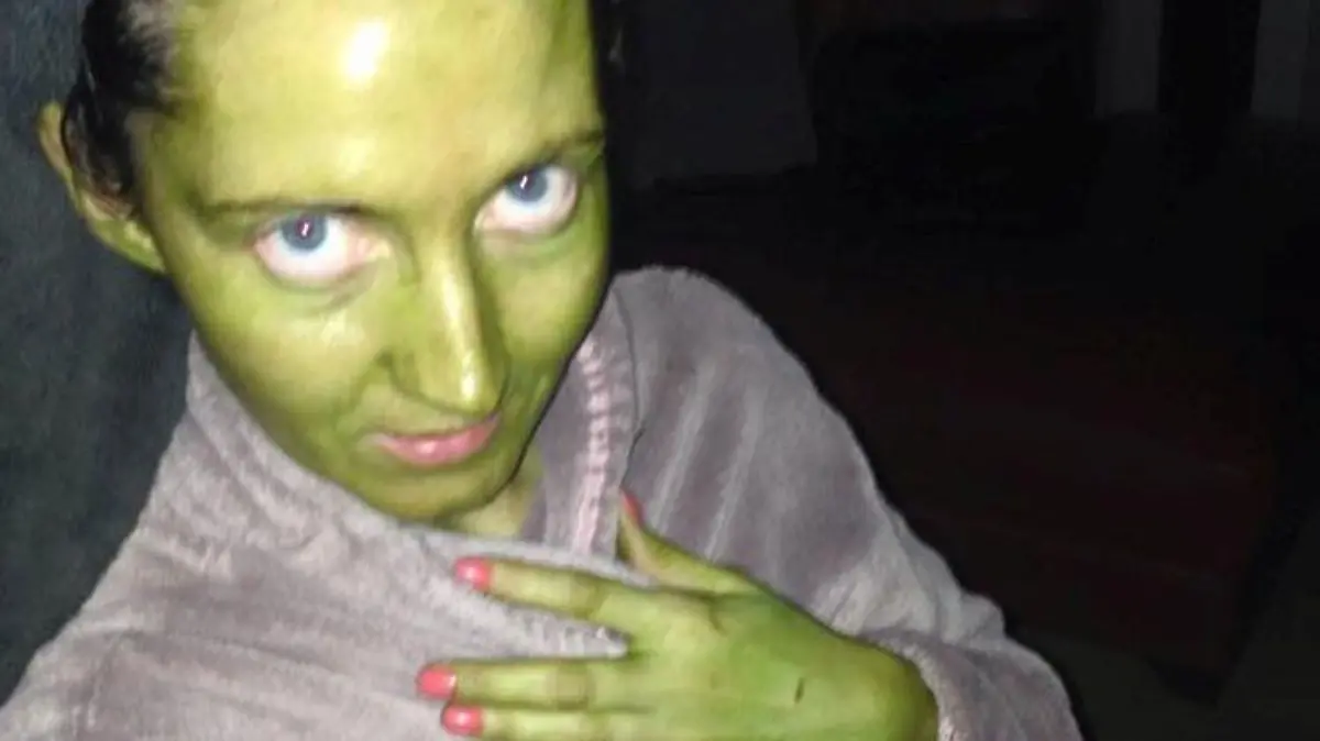 Jenni Coleman grüne Haut