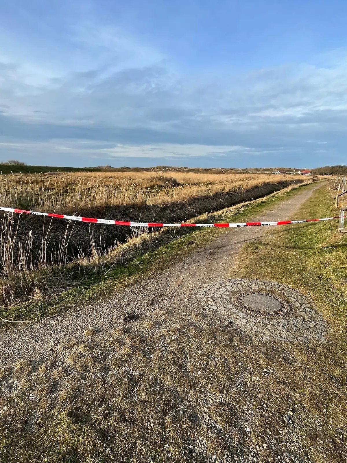 Leichenfund auf Sylt am Rande von Westerland in einen Auto voller Löschschaum ; Westerland am 16.03.2023
Foto BrauerPhotos/W.Barth