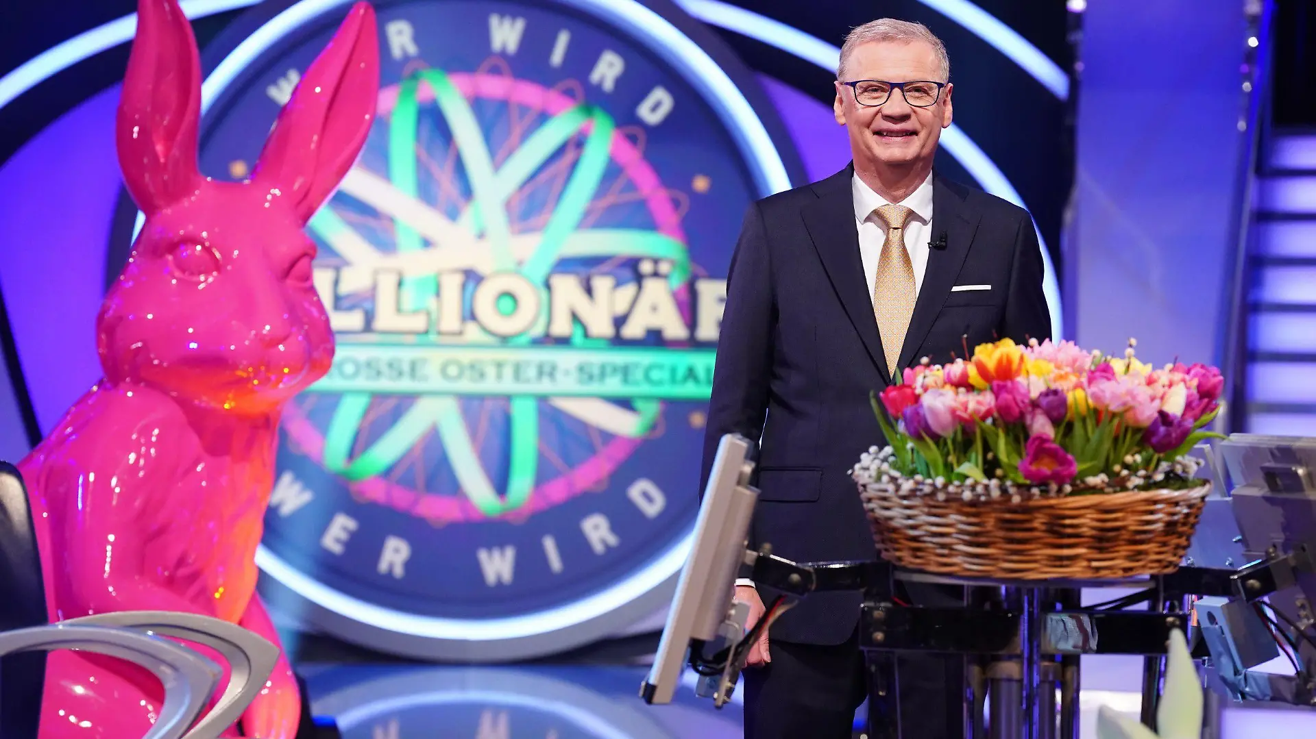 Moderator Günther Jauch
Die Verwendung des sendungsbezogenen Materials ist nur mit dem Hinweis und Verlinkung auf RTL+ gestattet.