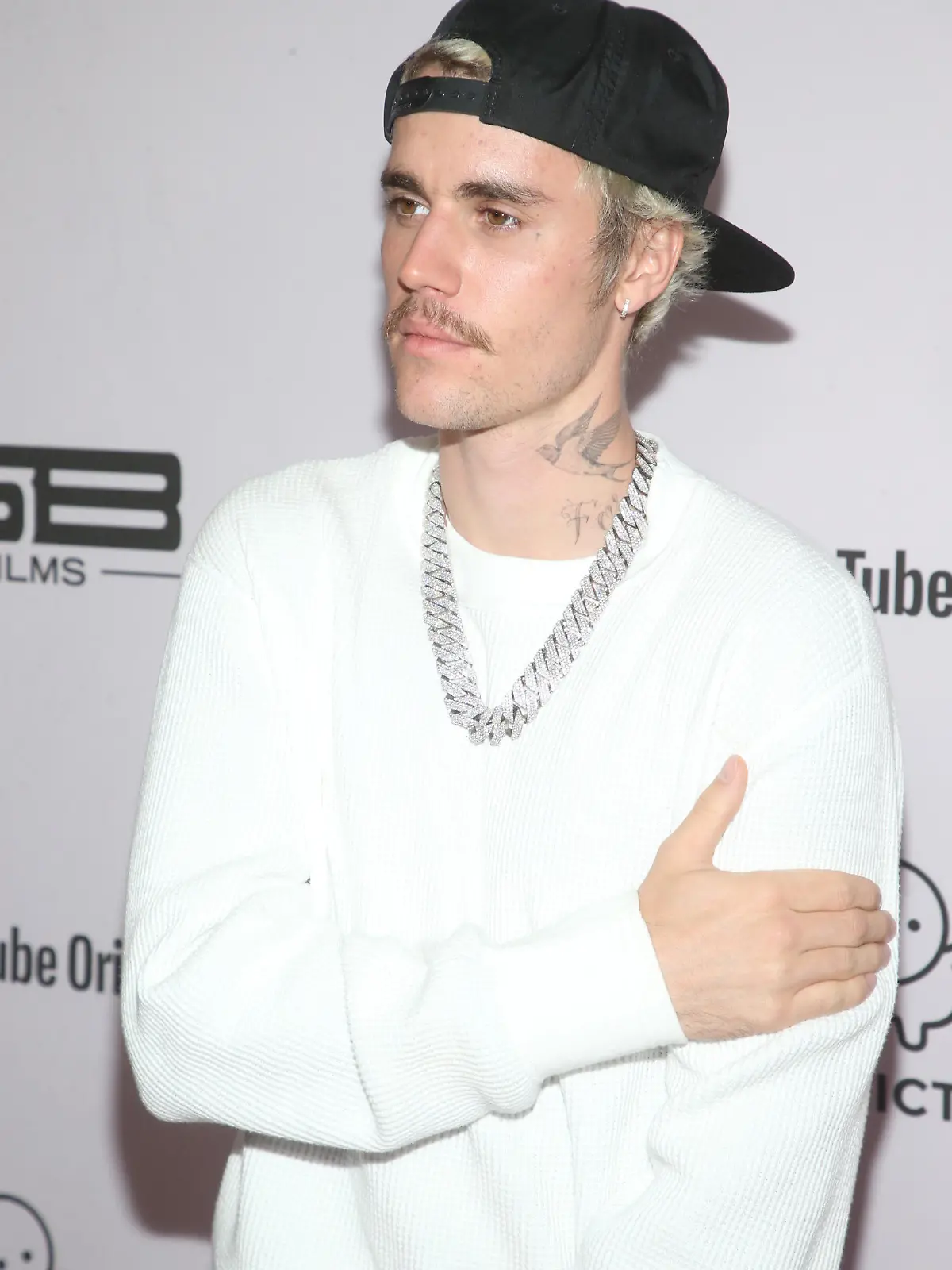 Guests arriving at the premiere of the TV show 'Justin Bieber: Seasons' at the Regency Bruin Theatre on January 27 2020 in Los Angeles, Ca.

Pictured: Justin Bieber,Hailey Bieber
Ref: SPL5143657 270120 NON-EXCLUSIVE
Picture by: SplashNews.com

Splash News and Pictures
Los Angeles: 310-821-2666
New York: 212-619-2666
London: +44 (0)20 7644 7656
Berlin: +49 175 3764 166
photodesk@splashnews.com

World Rights, No France Rights, No United Kingdom Rights
