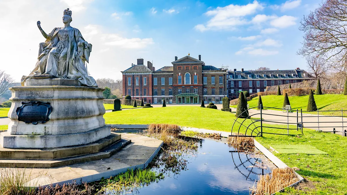 Kensington Palace is a royal residence in the Kensington Gardens, Kensington and Chelsea in London, England. From the 17th century it was a residence of the British royal family.