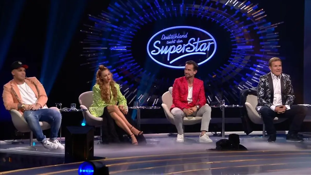 Florian kleidet die Jury in Glitzer-Sakkos Versprechen an Kandidatin Lydia