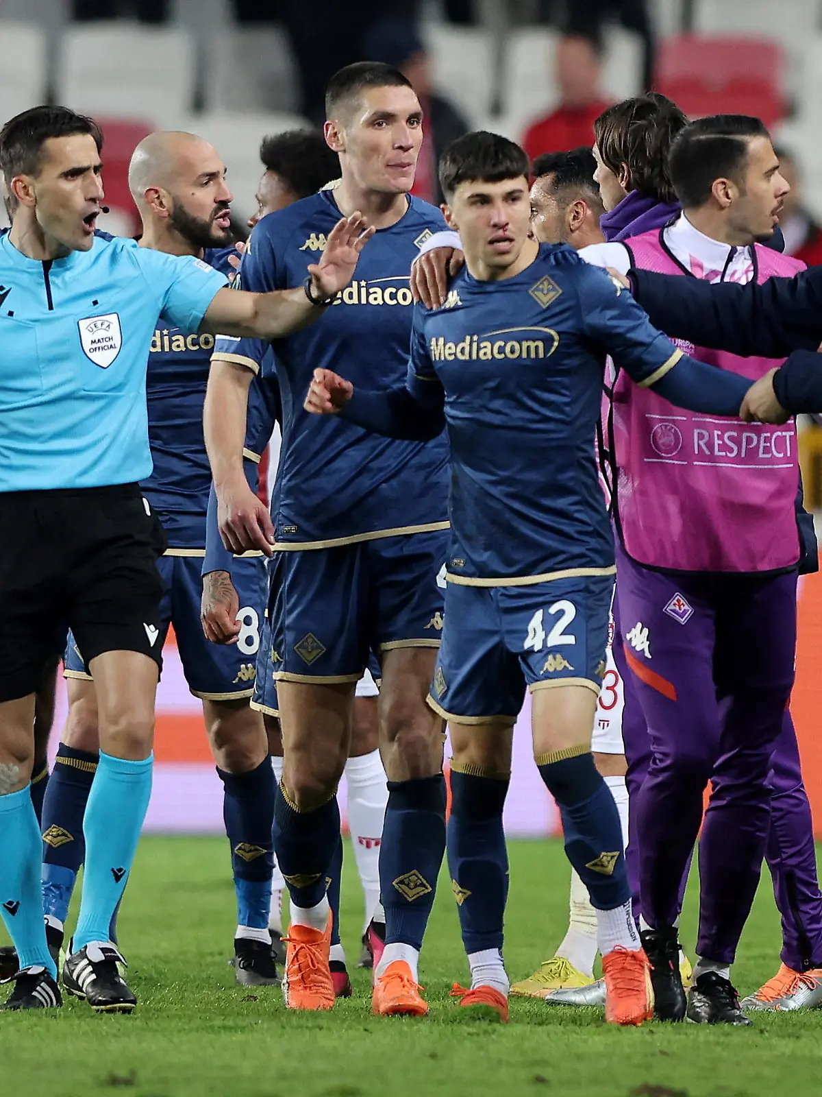 Soccer Football - Europa Conference League - Round of 16 - Second Leg - Sivasspor v Fiorentina - Yeni Sivas 4 Eylul Stadyumu, Sivas, Turkey - March 16, 2023 Fiorentina's Alessandro Bianco reacts after an incident with a Sivasspor fan after the match REUTERS/Umit Bektas