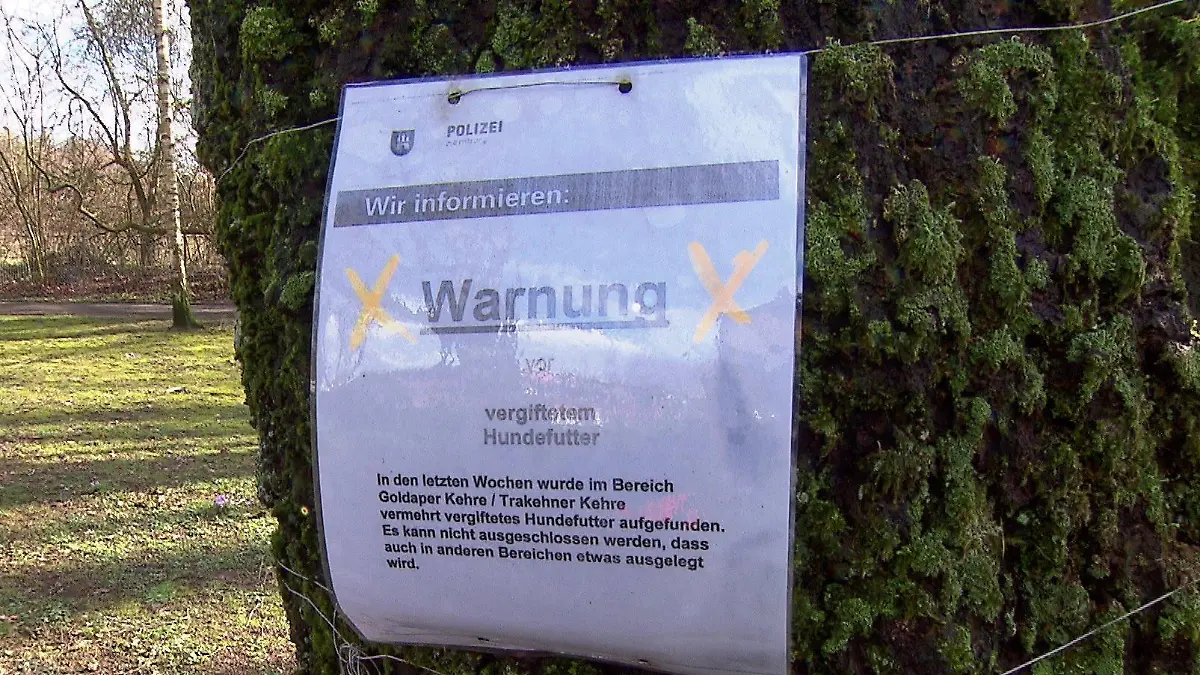 Die Polizei hat in den Parkanlagen in Bramfeld Warnhinweise ausgehängt