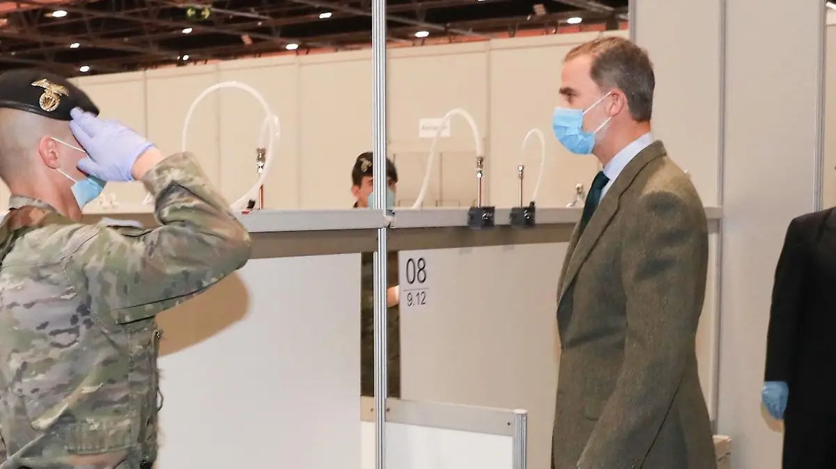 King Felipe VI of Spain visits field hospital in Ifema in Madrid on Thursday, 26 March 2020
Pictured: King Felipe VI
Ref: SPL5159036 260320 NON-EXCLUSIVE
Picture by: GTres / SplashNews.com
Splash News and Pictures
Los Angeles: 310-821-2666
New York: 212-619-2666
London: +44 (0)20 7644 7656
Berlin: +49 175 3764 166
photodesk@splashnews.com
Germany Rights