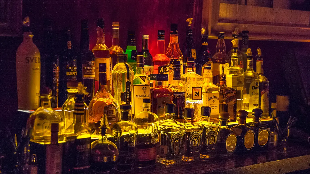 Alkohol gegen Viren kann helfen