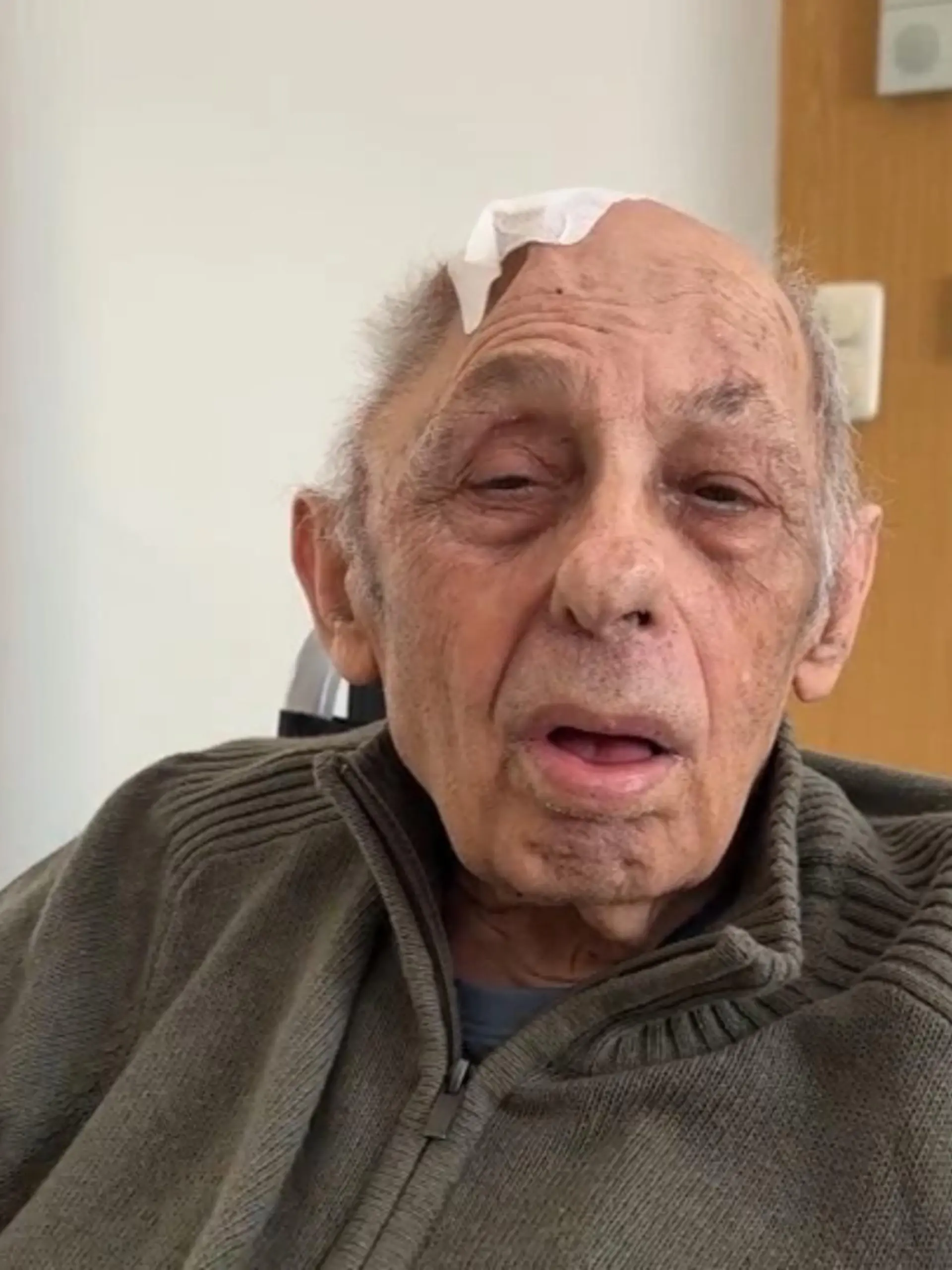Unbekannte überfallen diesen Mann aus Hagen, bringen ihn fast um. Jetzt ist er ein Pflegefall.