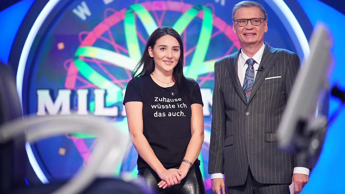 Achtung! Sperrfist für alle Medien bis Mo., 23.03.2020, 22:15 Uhr!!!
Moderator Günther Jauch mit Lydia Hutter aus Leibzig
Die Verwendung des sendungsbezogenen Materials ist nur mit dem Hinweis und Verlinkung auf TVNOW gestattet.