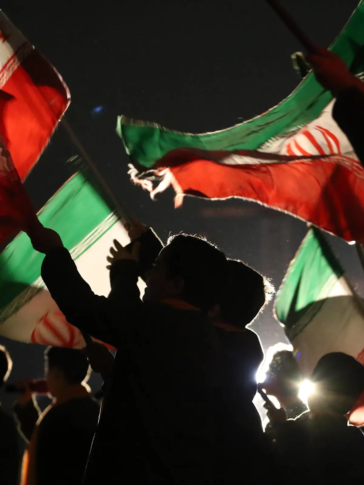 News Bilder des Tages February 10, 2023, Tehran, Tehran, Iran: Iranian students wave Iranian flags next to Azadi Freedom Tower during celebrations marking the anniversary of Iran s 1979 Islamic Revolution in Tehran, Iran, February 10, 2023. The government still insists on celebrating the anniversary of the Islamic Revolution despite the monthslong anti-government protests after a young woman s death under the morality police custody, which morphed into calls for a new revolution in the country. Tehran Iran - ZUMAf146 20230210_zip_f146_016 Copyright: xRouzbehxFouladix