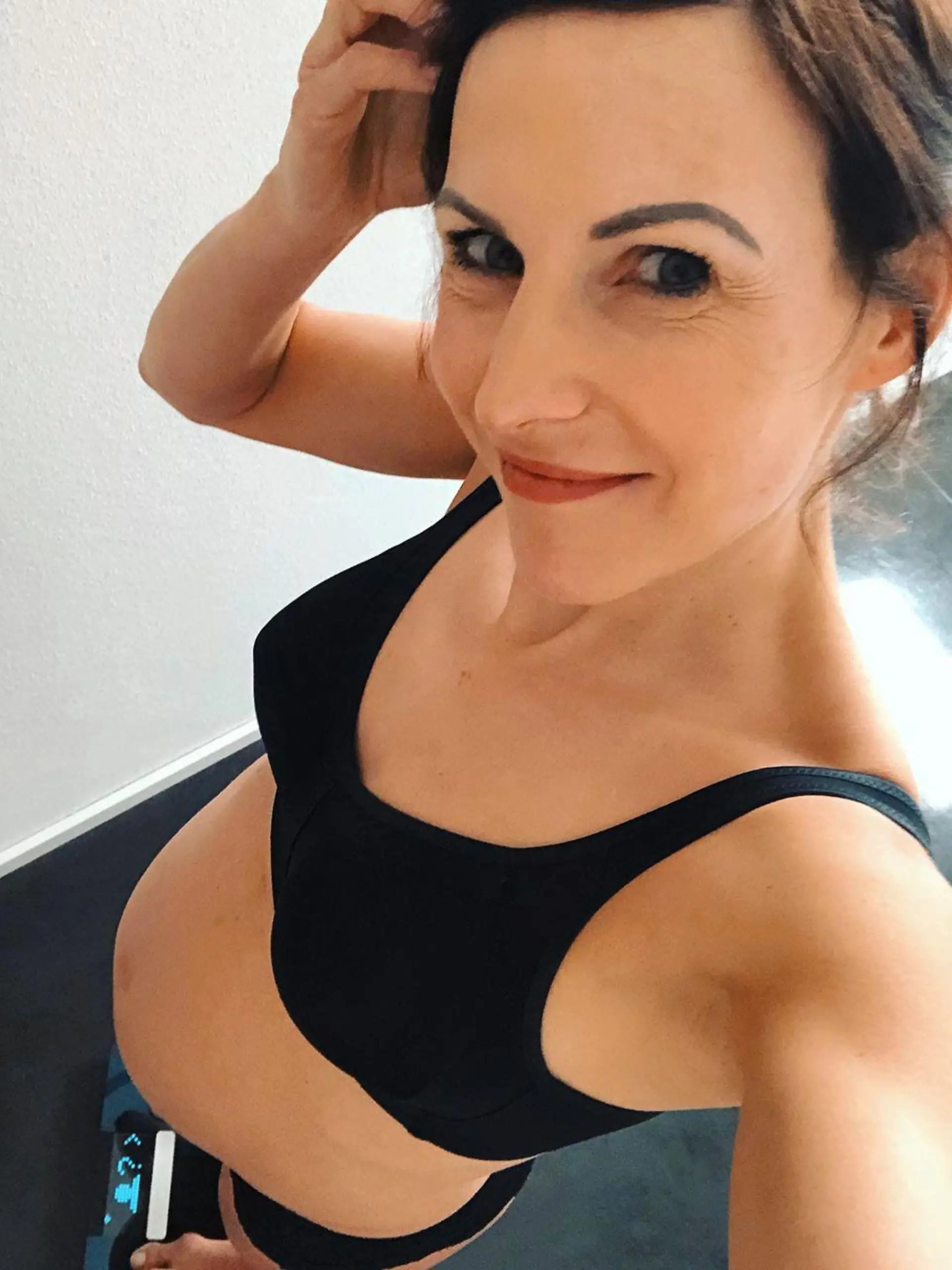Sabrina Mockenhaupt muss sich mit dem Gedanken anfreunden, dass ihr Mann nicht bei der Geburt dabei sein darf.