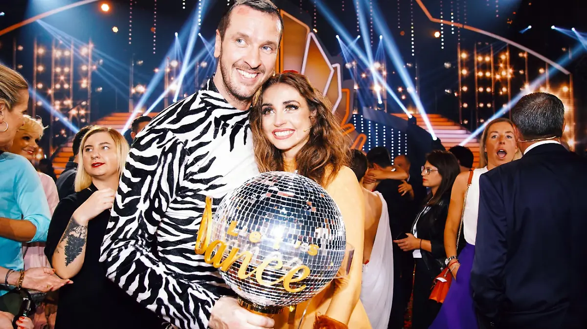 Gewinner 2019: Pascal Hens und Ekaterina Leonova
Verwendung der Bilder für Online-Medien ausschließlich mit folgender Verlinkung: "Alle Infos zu "Let´s Dance" im Special bei RTL.de: https://www.rtl.de/cms/sendungen/lets-dance.html