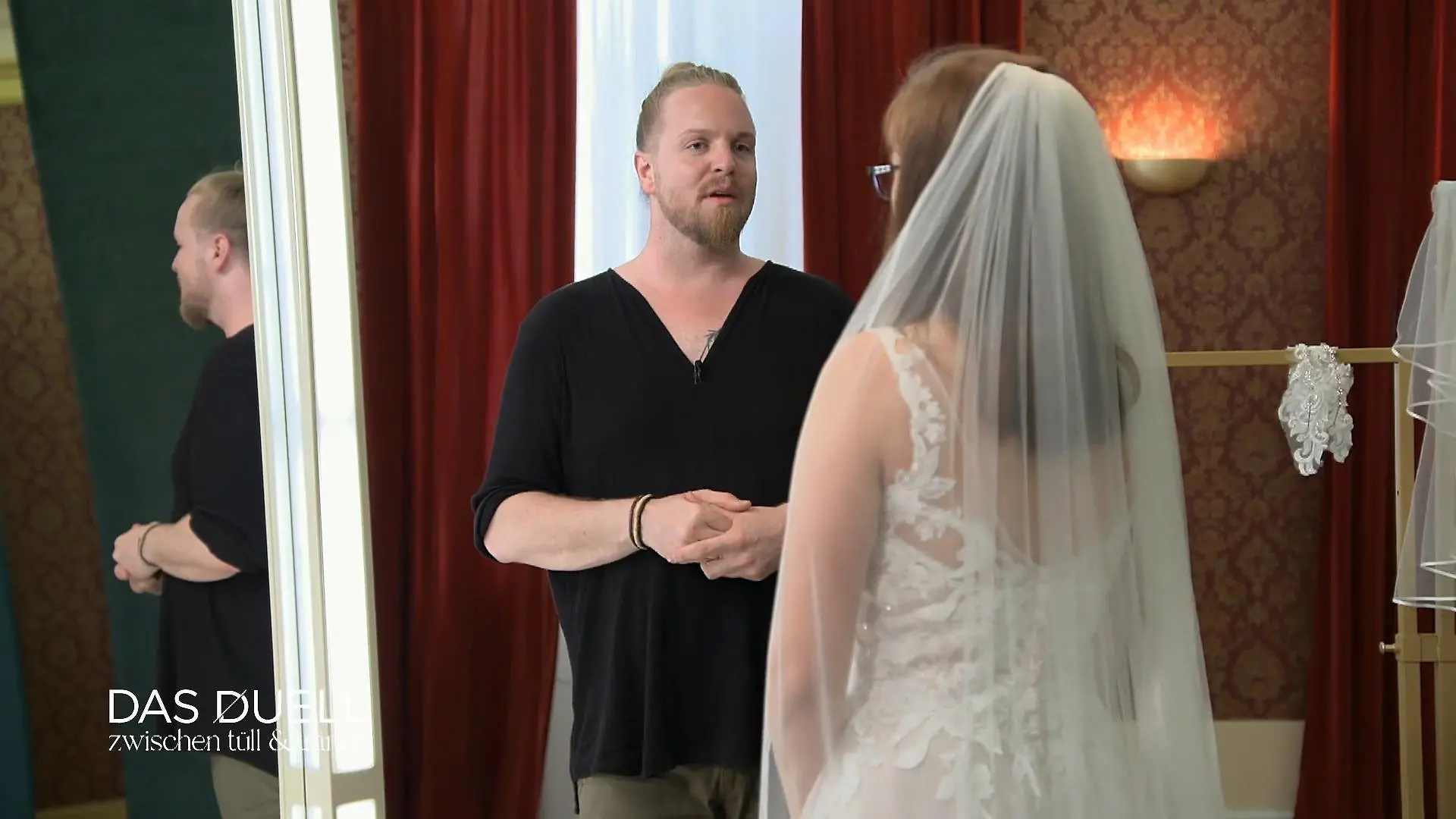 Lisa muss einmal in sich gehen Welches ist ihr Kleid?