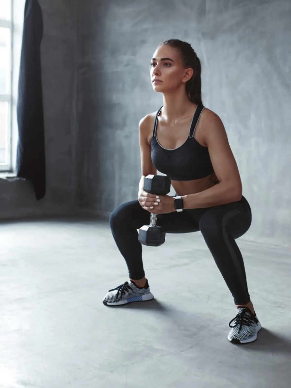 Frau beim Po-Workout
